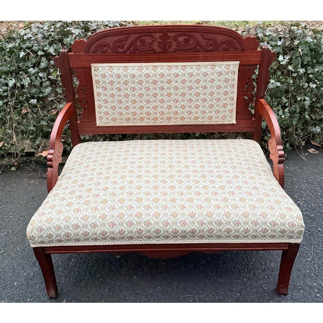 Late 19th Century Carved Victorian / Eastlake Settee For Sale In New York - Image 6 of 7
