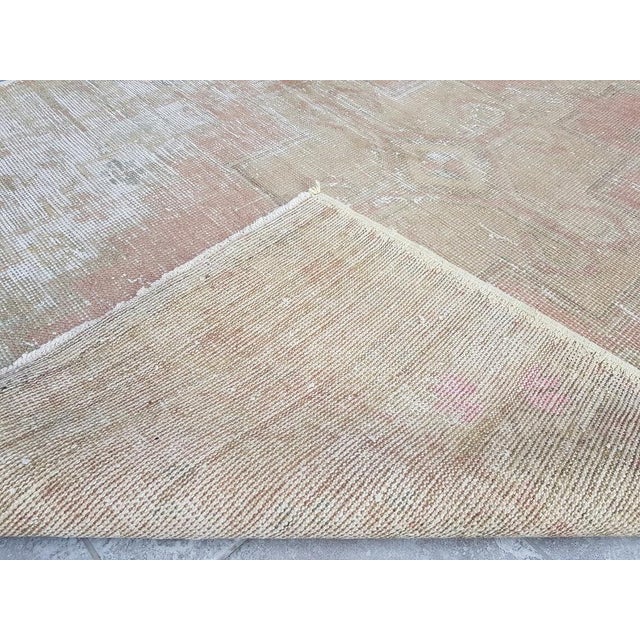 Turkish Beige Pastel Oushak Aztec Rug, 1960s For Sale - Image 3 of 11