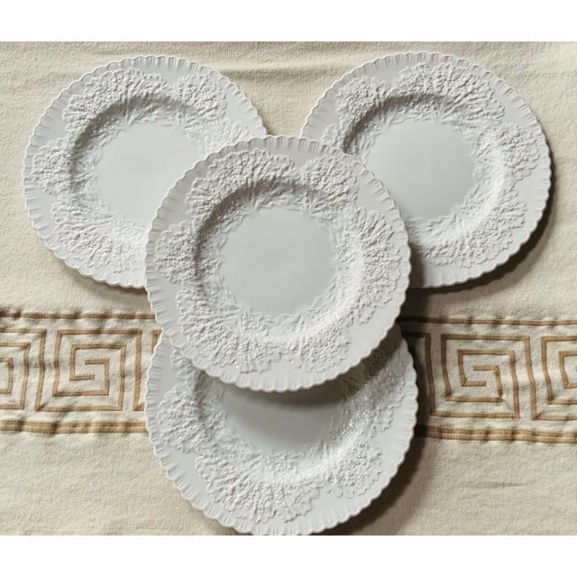 English 1930s Spode Savoy Cabbage Leaf Embossed White Dinner Plates — English Bone China, Set of 4 For Sale - Image 3 of 18