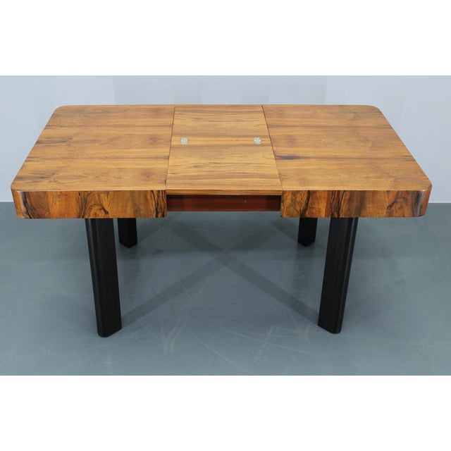 1930s Art Deco Extendable Dining Table in Walnut, Former Czechoslovakia, 1930s For Sale - Image 5 of 18