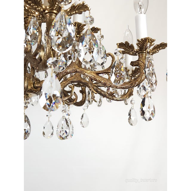 1950s Antique 18 Light Regal Regency Brass Cut Lead Glass Crystal Chandelier For Sale - Image 5 of 12