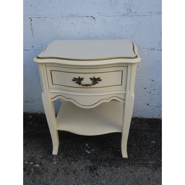 French Shabby Chic Painted Nightstands Side End Bedside Tables a Pair 6238 For Sale In Miami - Image 6 of 18