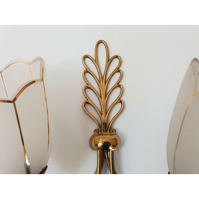 Mid-Century Modern Large Vintage Leaf Wall Light in Gilded Brass and Glass, 1950s For Sale - Image 3 of 6