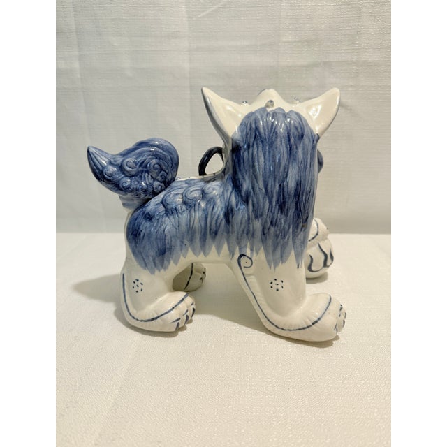 Ceramic 1980s Blue & White Porcelain Foo Dogs “Styled After” Staffordshire - A Pair | Turtle and Crane For Sale - Image 7 of 11