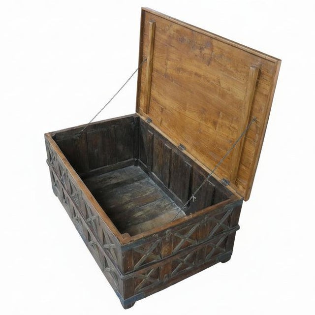 Far Pavilions 1950s Rustic Ranch Style Antique Teak Wood Chest Extra Large Coffee Table For Sale - Image 4 of 7