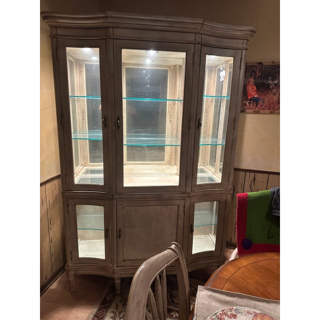 Dexter Heritage Dining Room Set For Sale In Jacksonville, FL - Image 6 of 7