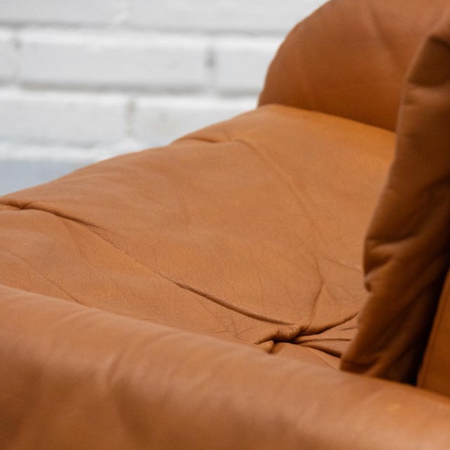 Cognac Leather Armchair from Bonacina, Italy, 1970s For Sale - Image 6 of 17