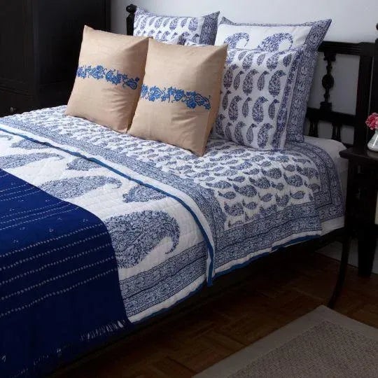 Bandhani 42"x80" Cobalt Blue Wool Throw For Sale - Image 4 of 5