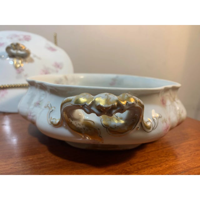 Ivory Antique Haviland & Co France Scalloped Edge Porcelain Serving Dish With Lid For Sale - Image 8 of 10