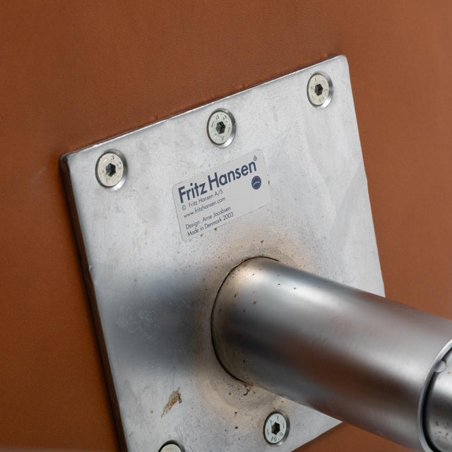 Arne Jacobsen “Swan” Sofa & Pair of Chairs in Cognac Leather for Fritz Hansen - Set of 3 For Sale - Image 17 of 18