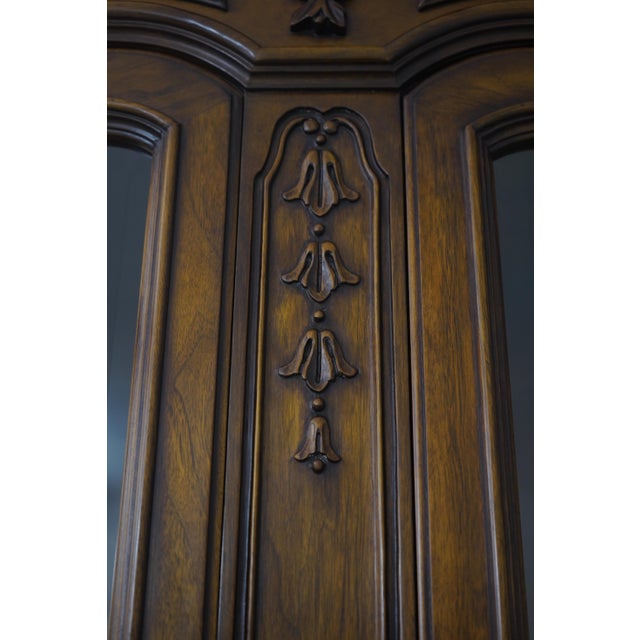 Karges French Louis XV Walnut China Cabinet For Sale - Image 12 of 18