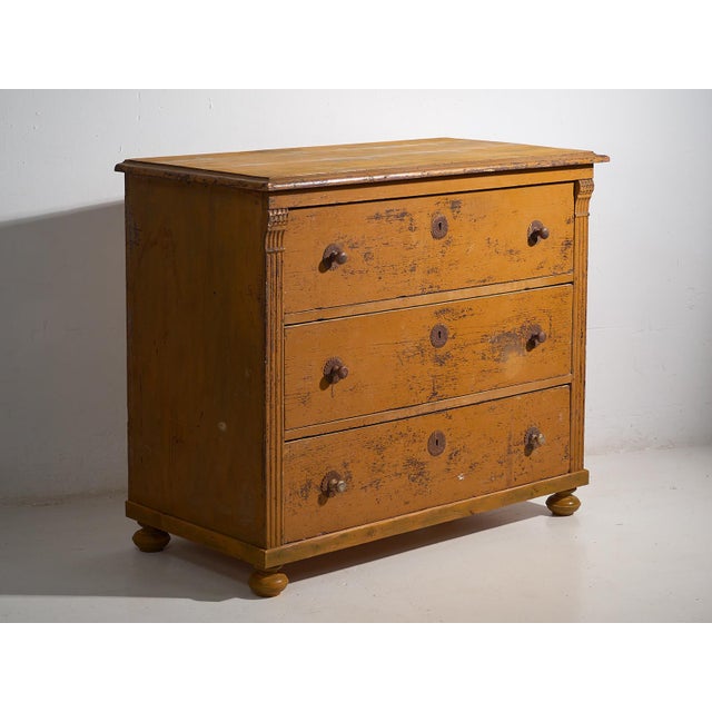 Antique chest of three drawers (c.1920)Dimensions: Length: 124 cm Depth: 62 cm Height: 105 cmStyle: French...