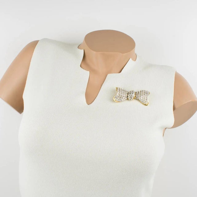 Valentino Garavani Jeweled Bowtie Brooch For Sale - Image 9 of 9