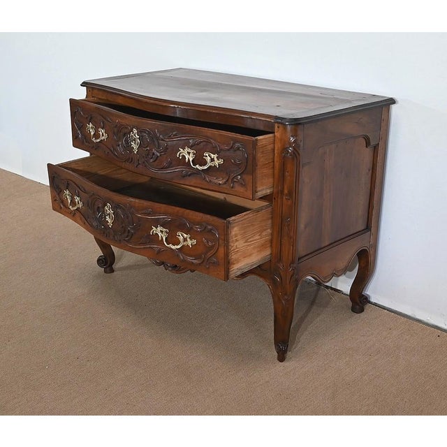 Louis XV Chest of Drawers in Walnut, 18th Century For Sale - Image 14 of 18