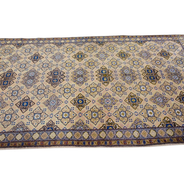 1960s 1960s Vintage Persian Kashan Handmade Tan All-Over Wool Rug For Sale - Image 5 of 7