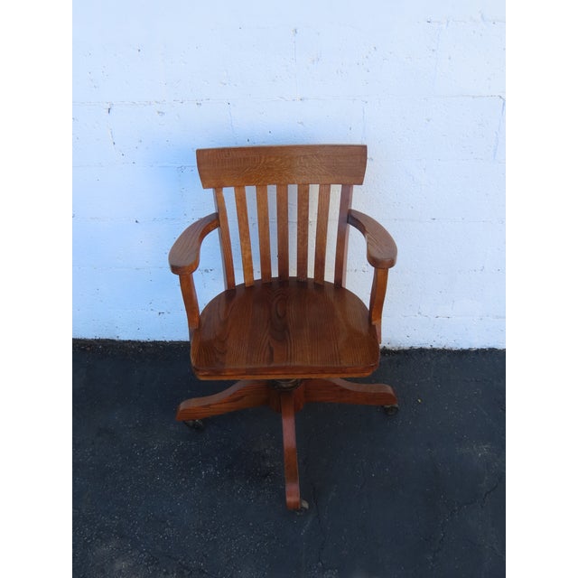 Early 1900s Tiger Oak Swivel Adjustable Office Desk Side Accent Chair 6663 For Sale - Image 11 of 16