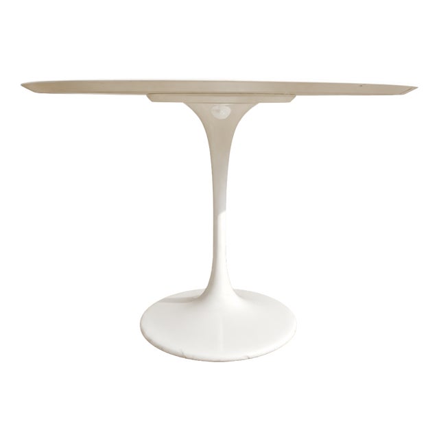 Round Tulip Table by Eero Saarinen for Knoll Inc. / Knoll International, 1970s For Sale