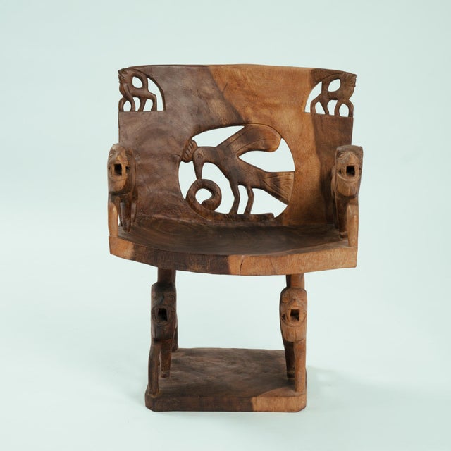 20th Century Fon Dignitary Monoxyl Carved Wood Armchairs and Table Set, Benin, 1954, Set of 3 For Sale - Image 11 of 18