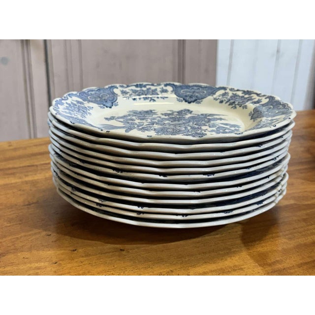Staffordshire English Porcelain Dinner Service from Ridgway, 1980s, Set of 35 For Sale - Image 9 of 13