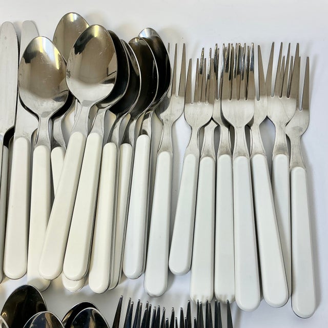 White 1970s Vintage Boho Chic Contemporary Stainless Steel White Handle Flatware - Set of 40, Service for 8 For Sale - Image 8 of 12
