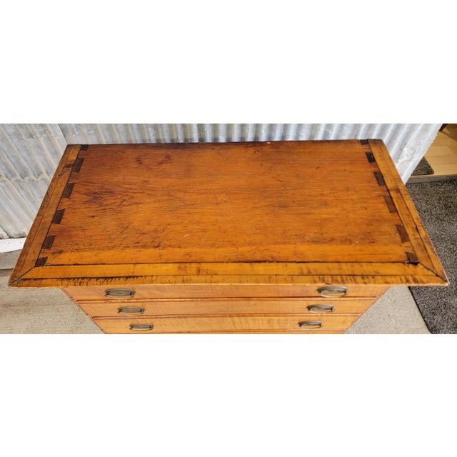 Antique American Chippendale Tiger Maple Tall Chest / Dresser For Sale In San Francisco - Image 6 of 12