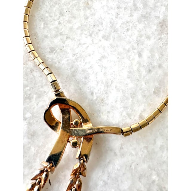 1940s 15" Vintage Crown Stamped Trifari Gold-Toned Emerald and Clear Rhinestone Necklace - 1949 For Sale - Image 5 of 5