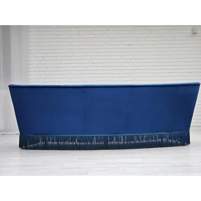 Danish 3-Seater Curved Sofa in Blue Furniture Velour & Beech Wood Legs, 1960s For Sale - Image 11 of 17
