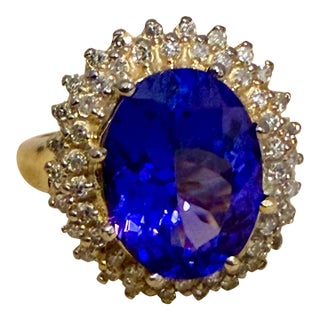 6.2 Carat Oval Tanzanite & 1 Ct Diamond Ring 14 Karat Yellow Gold, Estate, S 7 For Sale