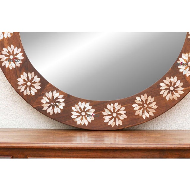 Shell Precious Floral Mother of Pearl Inlay Round Mirror For Sale - Image 7 of 8