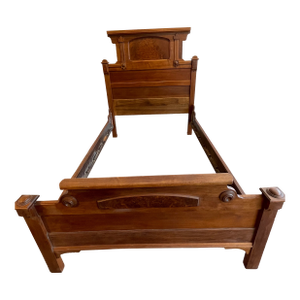 Antique Victorian/Eastlake Walnut Full Size Bed