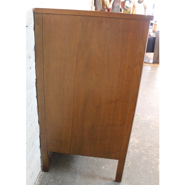 Mid 20th Century Paul McCobb for Calvin 'Linear' Mid 20th Century Walnut Sideboard For Sale - Image 5 of 17