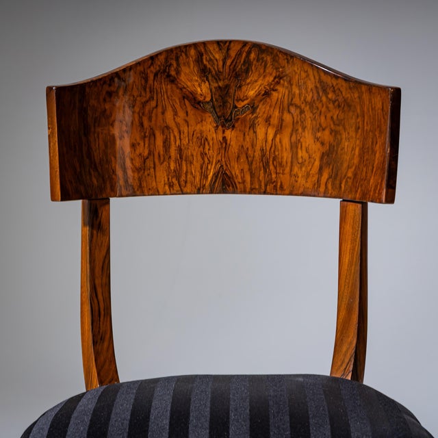 Biedermeier Shovel-Back Chairs in Walnut, 1830, Set of 5 For Sale - Image 11 of 12