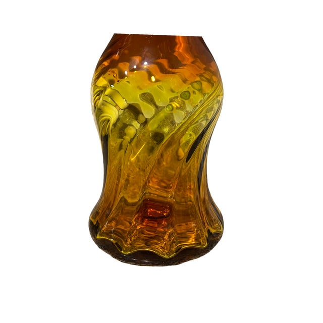 1960s Vintage Mid Century Modern Blenko Amberina Twisted Blown Glass Vase Wayne Husted For Sale - Image 5 of 5
