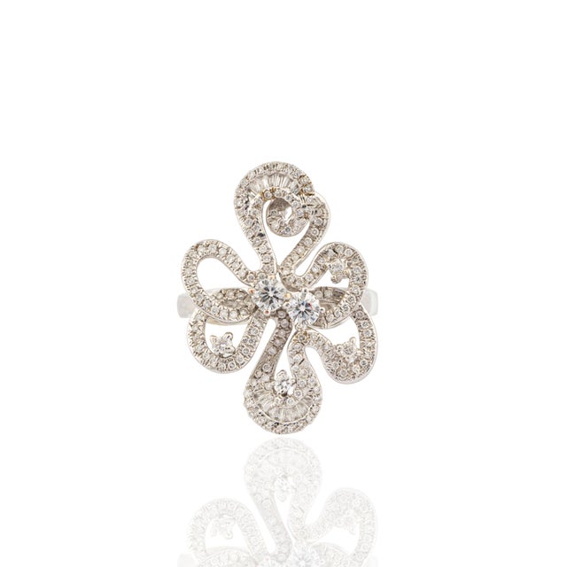 Natural Diamond Ring with 1.56 Carats Diamond in 18k Gold For Sale In New York - Image 6 of 6