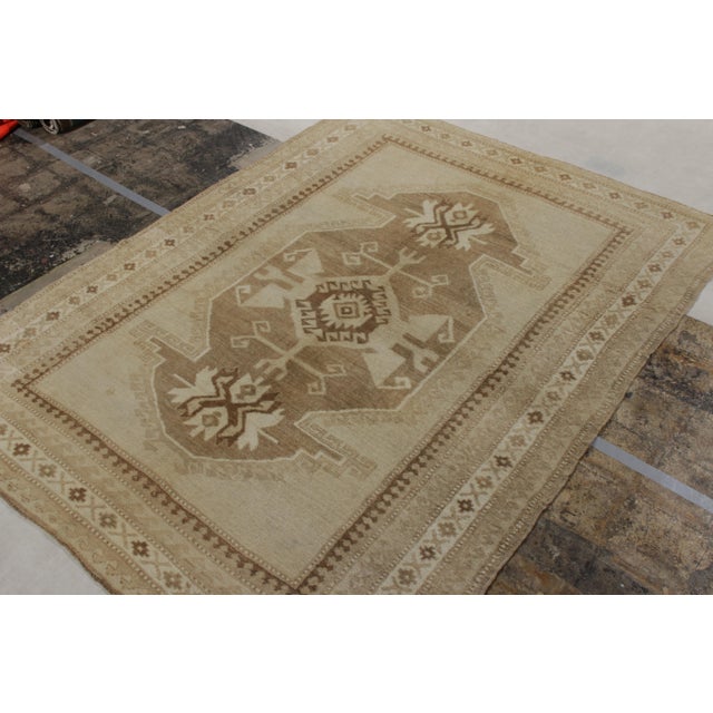 Tribal Hand-Knotted Vintage Turkish Kars Rug in a Beige-Brown, White Medallion Pattern For Sale - Image 3 of 8