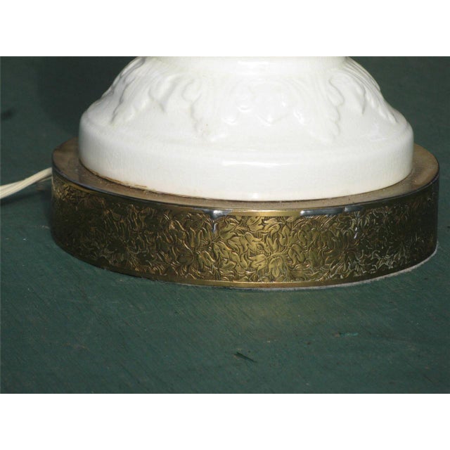 Early 20th Century Classic Table Lamp, White Porcelain, With Raised Feathers Design. Brass Base For Sale - Image 4 of 12