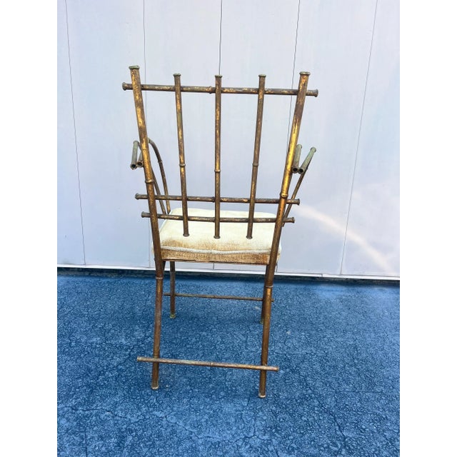 1950s Gilt Hollywood Regency Faux Bamboo Metal Arm / Vanity Chair For Sale In Charleston - Image 6 of 9
