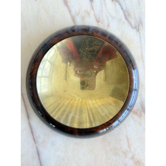 1970s Mid-Century Tortoiseshell Acrylic Glass and Brass Centrepieces from Guzzini, Italy, 1970s, Set of 3 For Sale - Image 5 of 16