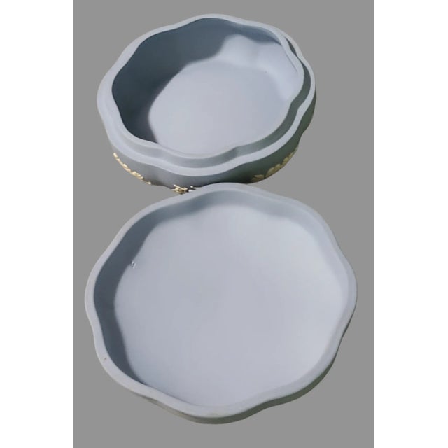 Blue Mid 20th Century Vintage Blue English Wedgwood Jasperware Neoclassical Scene Covered Box For Sale - Image 8 of 12