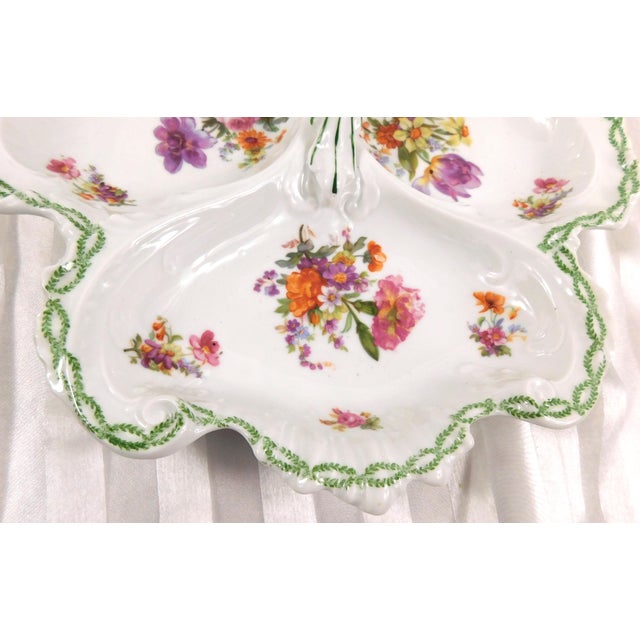 Contemporary 1980s Unmarked Three Section Serving Tray For Sale - Image 3 of 4