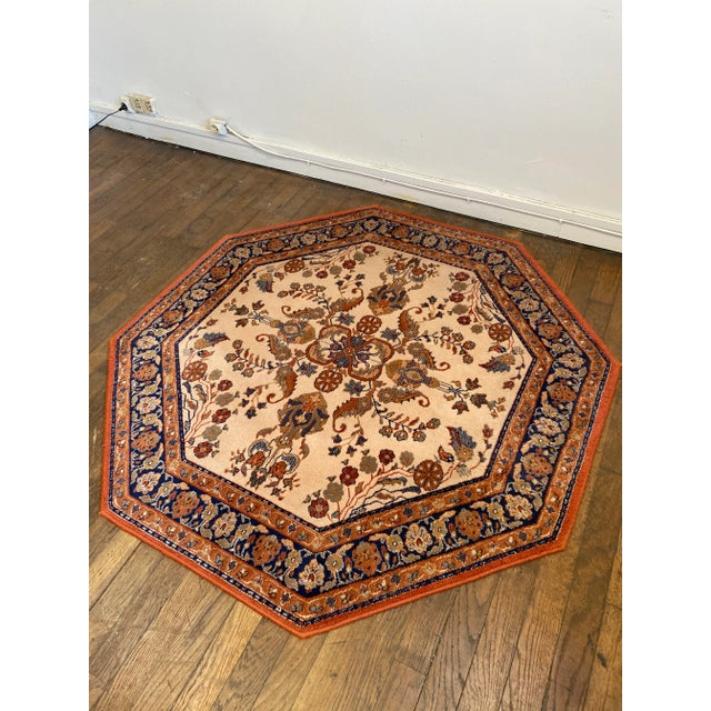 Authentic Delphi octagonal rug, 140cm in diameter. Made in New Zealand. 100% pure wool. Very good condition.