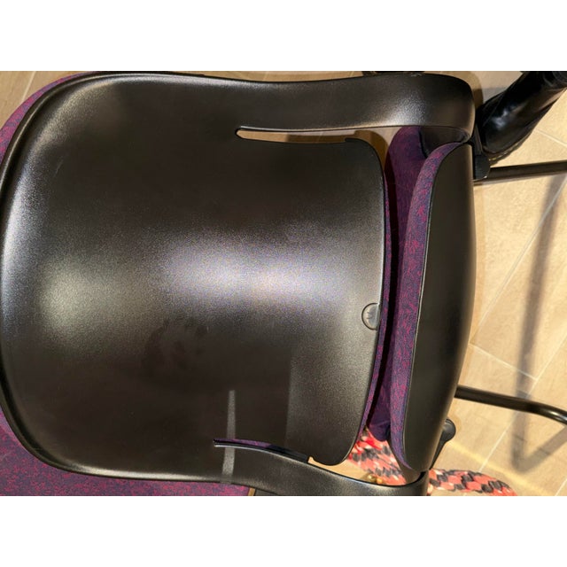 1990s Vintage Herman Miller Equa Chairs (1998–2000) – Set of 5 (4 Side + 1 Armchair) For Sale - Image 5 of 12