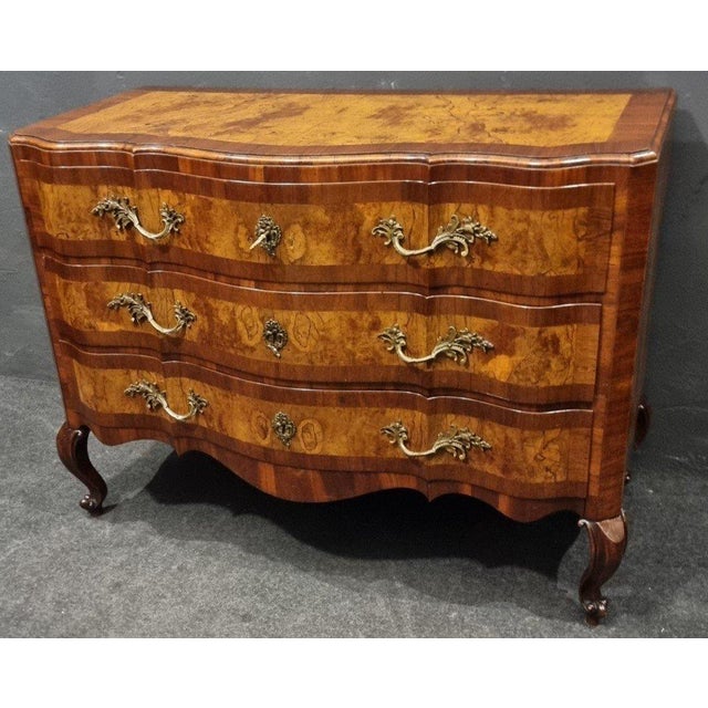 Antique Emilian Chest of Drawers in Walnut and Olive Wood, 1750 For Sale - Image 13 of 13