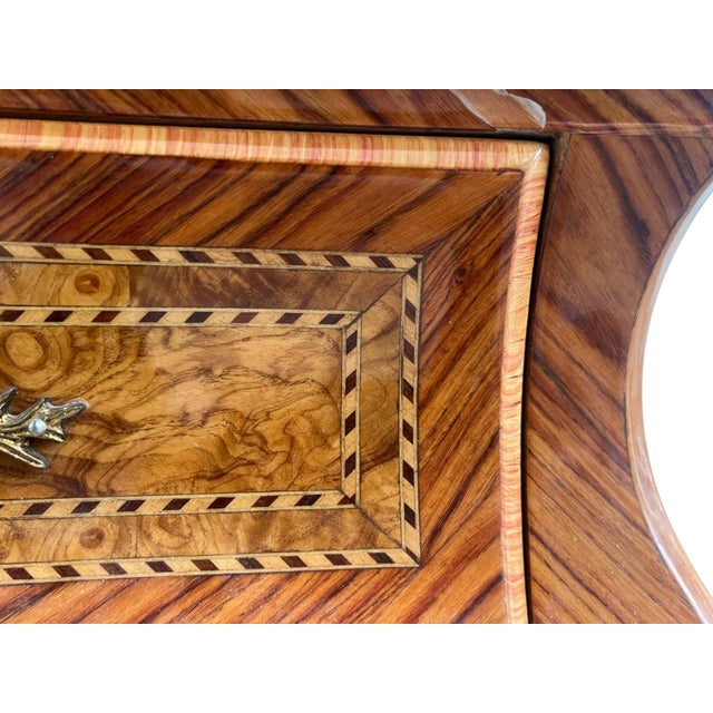 Late 20th Century French Louis Xv Style Marquetry Bombe Chest Dresser For Sale - Image 14 of 17
