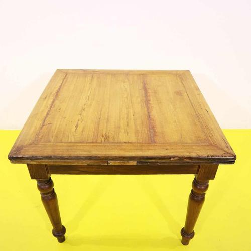 Extendable Wooden Dining Table with Turned Legs