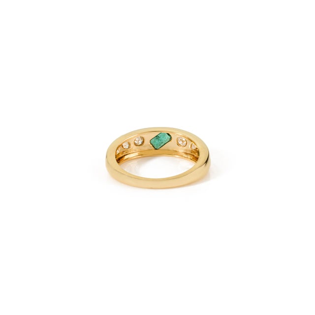 Metal Artistic Style Chunky Emerald & Diamond 18k Gold Statement Ring Size 6.5 For Sale - Image 7 of 12