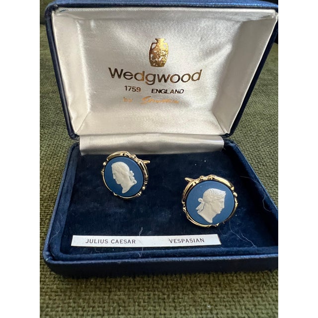 Metal Limited Edition Vintage Royal British “Wedgwood” Gold Plated Cufflinks In Origin For Sale - Image 7 of 8