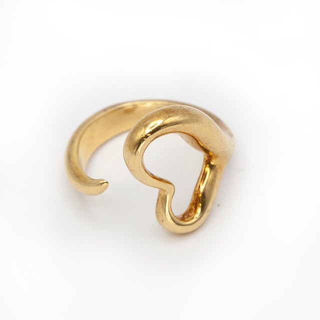 Late 20th Century Vintage Tiffany & Co. Elsa Peretti 18k Open Heart Ring, Size 5.75 For Sale - Image 10 of 10