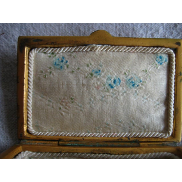 Jennings Bros. Late 19th Century Gilded Metal Jewelry Box For Sale - Image 4 of 10