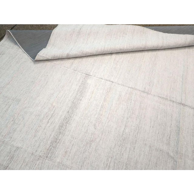 Galerie Shabab Collection Mid-20th Century Handmade Turkish Flatweave Kilim Room Size Carpet For Sale - Image 10 of 10